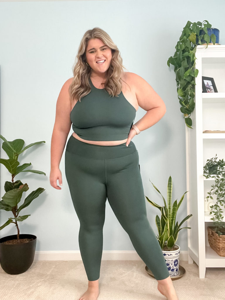 BEST LEGGINGS FOR CURVY GURLS // Trying On Leggings to find the