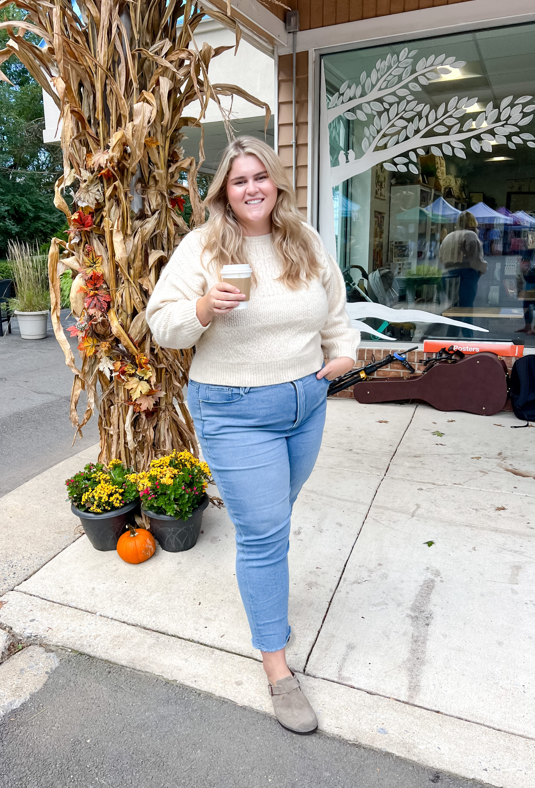 3 Confidence-Boosting Plus Size Outfits For Family Pictures - www