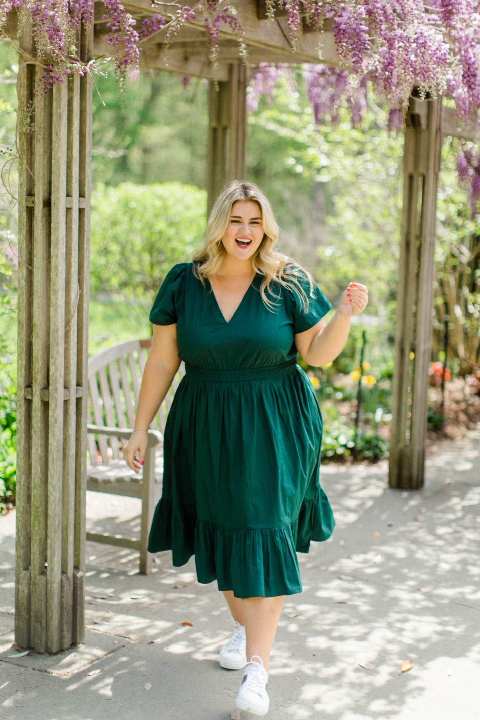 3 Confidence-Boosting Plus Size Outfits For Family Pictures - www